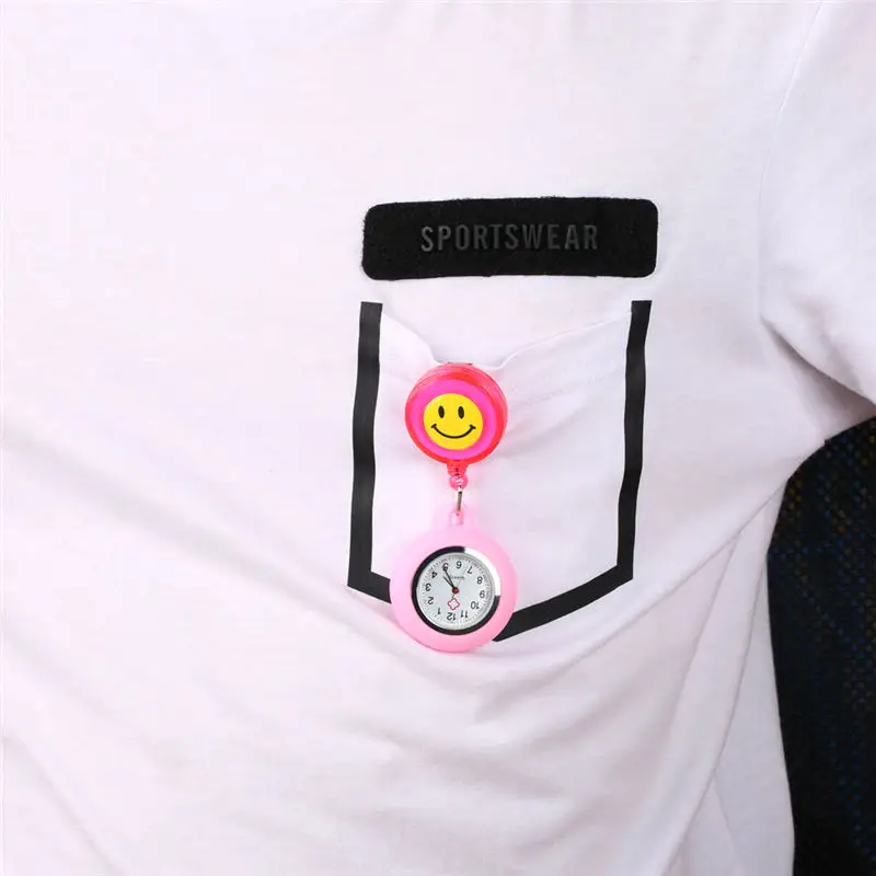 Artículo caliente Reloj de bolsillo con cara sonriente para enfermera, cronógrafo de cuarzo, creativo, de acero inoxidable, cuerda retráctil, colorido RbNmAVla