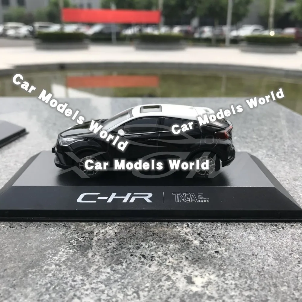 Литая под давлением модель автомобиля для C-HR CHR 1:43(черный/белый)+ маленький подарок