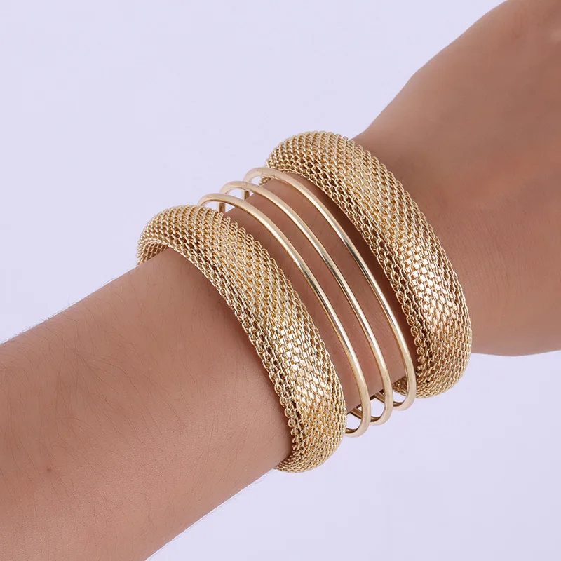 

New Europe and America exaggerated bracelet cuffs curved three-dimensional exaggerated shiny mesh chain wire multi-layer opening