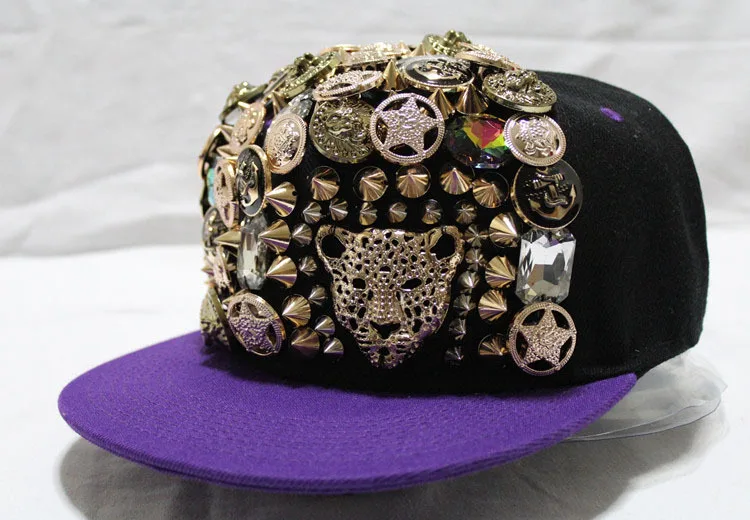 Акриловая бейсболка пантера хип-хоп шляпа плоская верхняя часть заклепки Золотой оснастки назад панк - Цвет: Black Purple