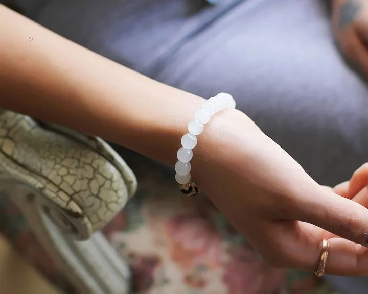 Браслеты и Обручи из натурального белого халцедона с гранатом 7 мм|bracelet fashion|bracelet