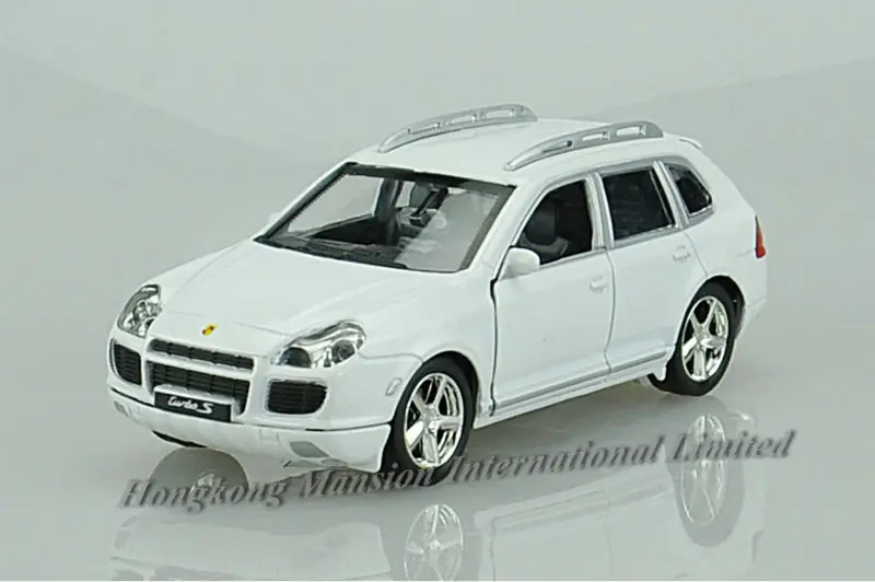 

1:32 Alloy Diecast Metal SUV Car Model For ThePorsche Cayenne Turbo S Collection Vehicle Model Pull Back Sound&Light Toys Car