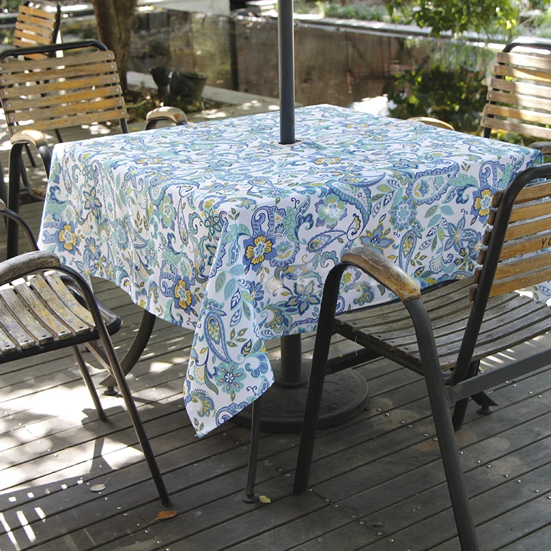 Tablecloth with Zipper and Umbrella Hole