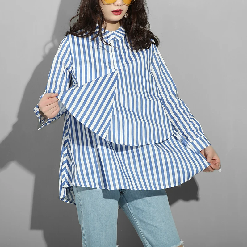 [EAM] 2019 Новые осенне-летние со стоячим воротником с длинным рукавом синие двухслойные неровный подол большие Размеры женская рубашка