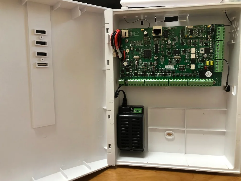 Focus FC-7688 Plus Burglarproof Security System GSM+PSTN+LAN Alarm Security APP Web connected
