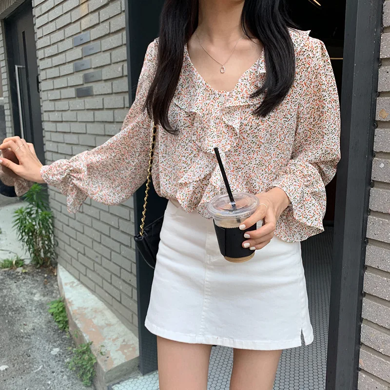

Chiffon Print Blusones De Mujer Largos Sueltos Ruffles V-Neck Flare Sleeve Prairie Chic Women Blouse Ladies Tops Womens Shirts