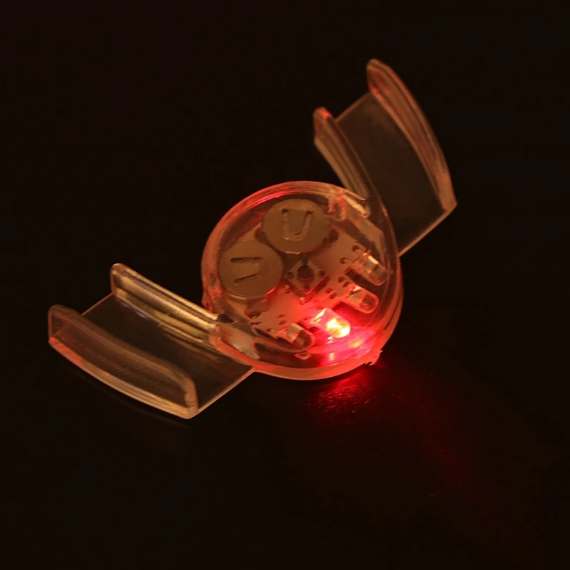 светящиеся светодиодные зубы. штука которая светится во рту. светодиод во рту. светодиодная капа. светодиод во рту.