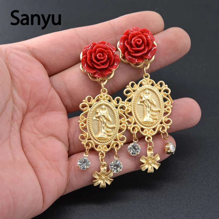 

Exaggerated Women Gold Drop Earrings Red Rose Hollow Korean Style Drop Earrings With Crystal Graceful Cool Fashion Party Jewelry