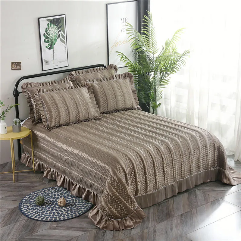 

Khaki Gray Blue Purple Luxury European Polyester Cotton Quilted Bedspread Bed Cover Bed Sheet Bed Linen Blanket Pillowcases 3pcs