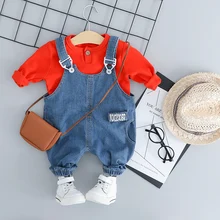 Г., комплект одежды для мальчиков и девочек красная белая футболка+ джинсы на подтяжках Детский костюм комплекты для малышей Одежда для детей от 1 до 4 лет