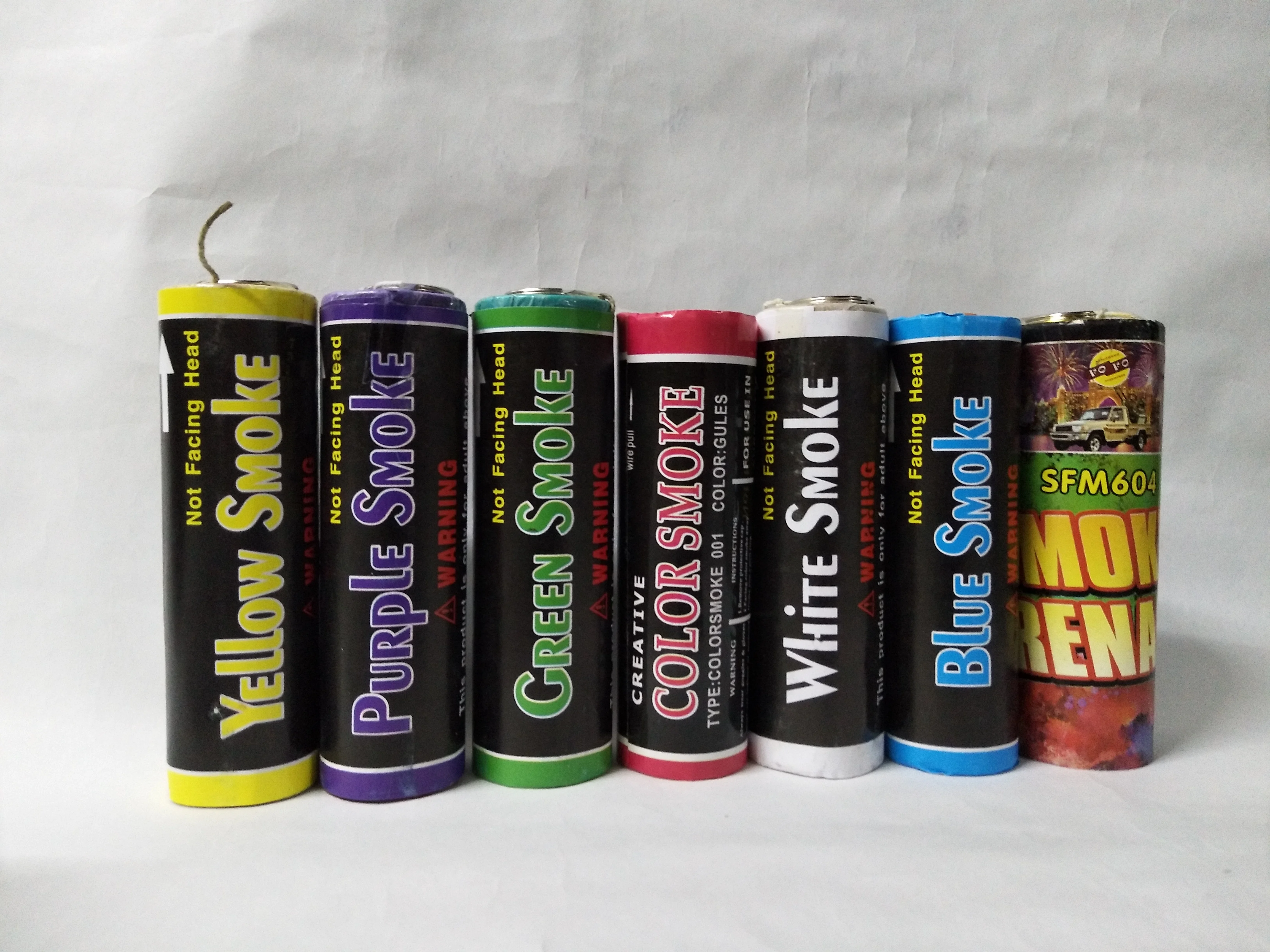 

1pcs Color Smoke Magic Prop Pyrotechnic Tricks Background Scene Photography Studio Prop Smoke Magic Fog Magic Trick Fun Toy