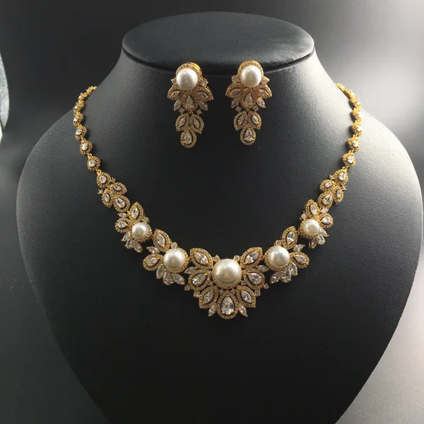

2019 new fashion retro shell pearls with flower zircon golden necklace earring set,wedding bride banquet dress dinner jewelry
