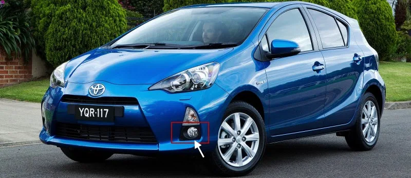 Toyota-Prius_C-2012-1600-01