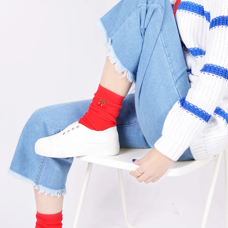 Новые корейские ворсовые носки с вышивкой в стиле ретро, Длинные Красивые хлопковые носки, удобные Носки с рисунком фруктов, банана, вишни, груши