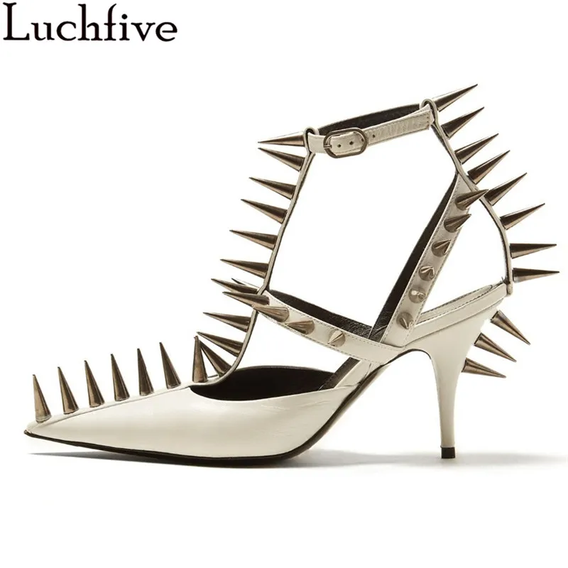 

Luchfive Long Sharp Rivets T-strap Sandals Women Runway Cool Self Defense Thin High Heels Patent Leather Buckle Summer Shoes