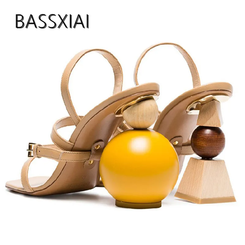 

2019 Novelty Gladiator Sandals Woman Open Toe Cross Strappy Wood Metal Strange High Heel Shoes Women Party Shoes