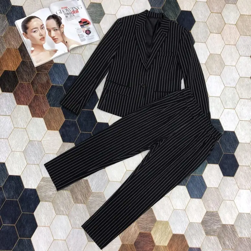 

2019 ladies fashion suit long-sleeved lapel striped suit + striped trousers 2 sets 0627