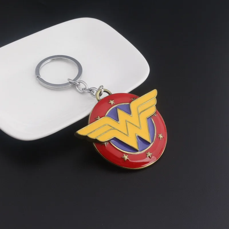 

Superhero Superman Wonder Woman Pendant Keychain Keyring Alloy Key Chain Movie Jewelry Accessories Chaveiro Friends Fans Gift