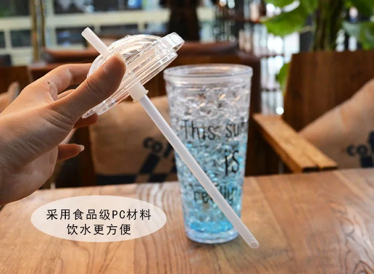 Креативная летняя чашка для льда Студенческая двухслойная пластиковая чашка для воды с крытой пипеткой Охлажденная измельченная чашка для льда