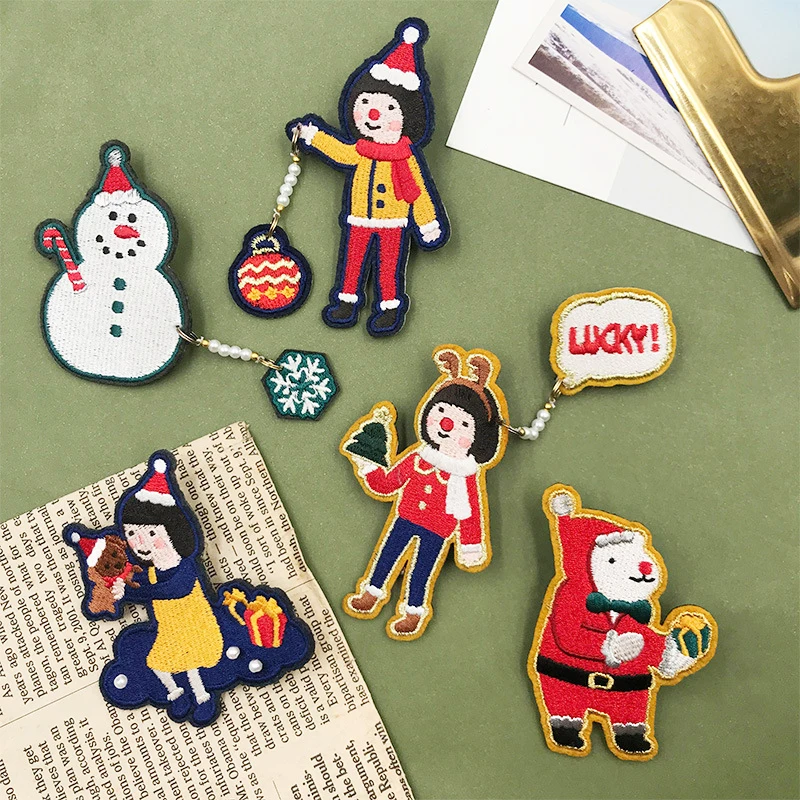 

New Personality Embroidery Girl Brooch Cute Wild Bear Snowman Christmas Tree Brooch Pin Badge Clothing Ornaments Cute Gift