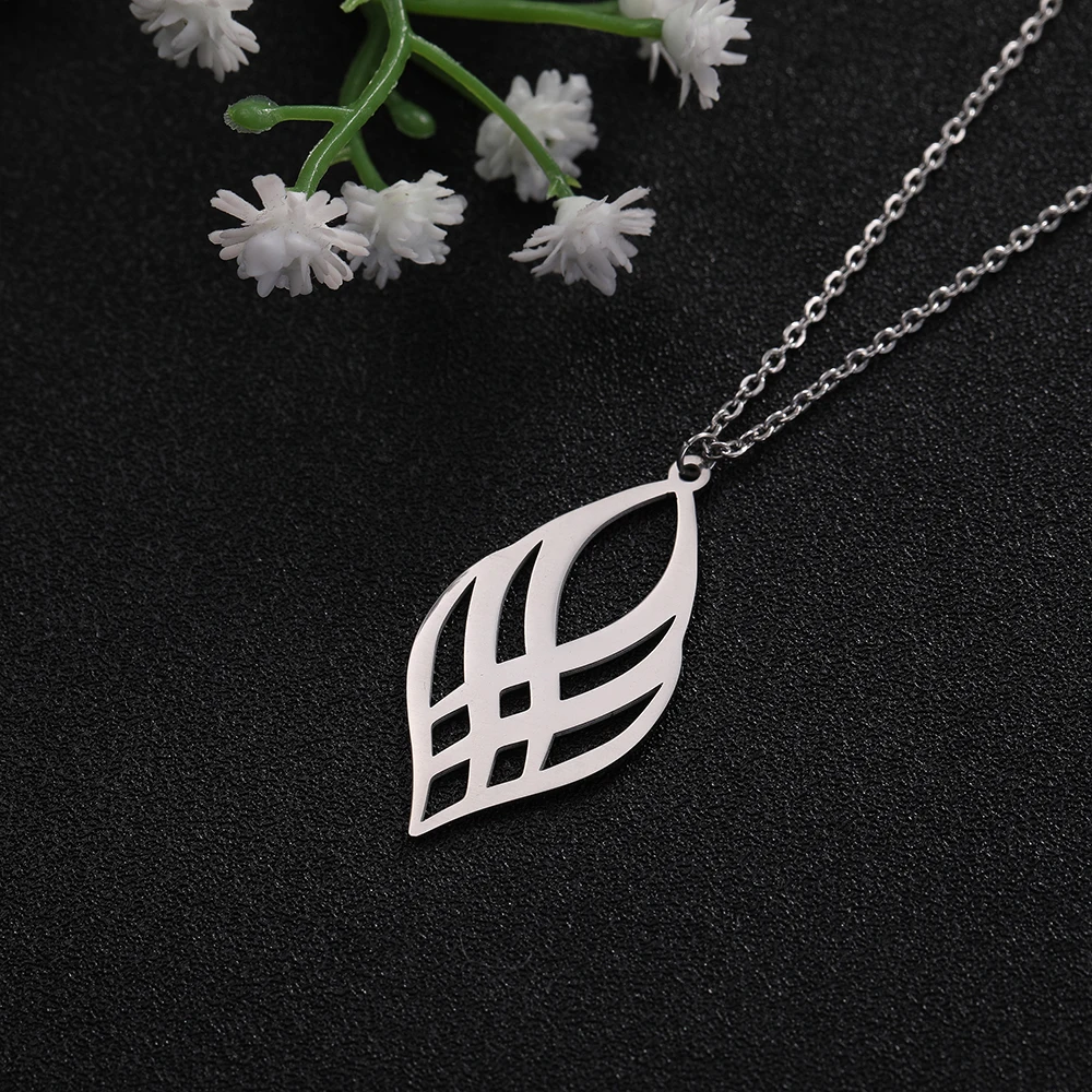 

Skyrim 2019 Fashion Irregular Hollow Pendant Necklaces Women Stainless Steel Statement Necklace Custom Jewelry Accessories