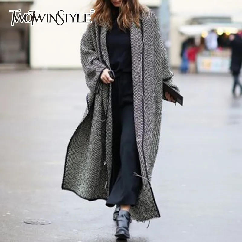 

TWOTWINSTYLE Tweed Women Trench Coat Tassel Loose Long Sleeve Asymmetric Hem Coats Female 2019 Autumn Streetwear Fashion Clothes