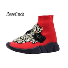 Повседневная обувь на платформе со стразами; модные кроссовки со стразами; женские красные кроссовки; женские вязаные носки; кроссовки; WK108