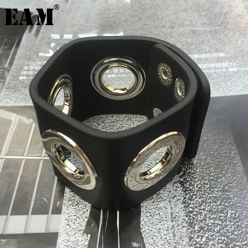 

[EAM] High Quality 2019 Fashion New Tide Trend Double Layer Metal Ring Hollow Out Black PU Leather Bracelet Accessories LA360