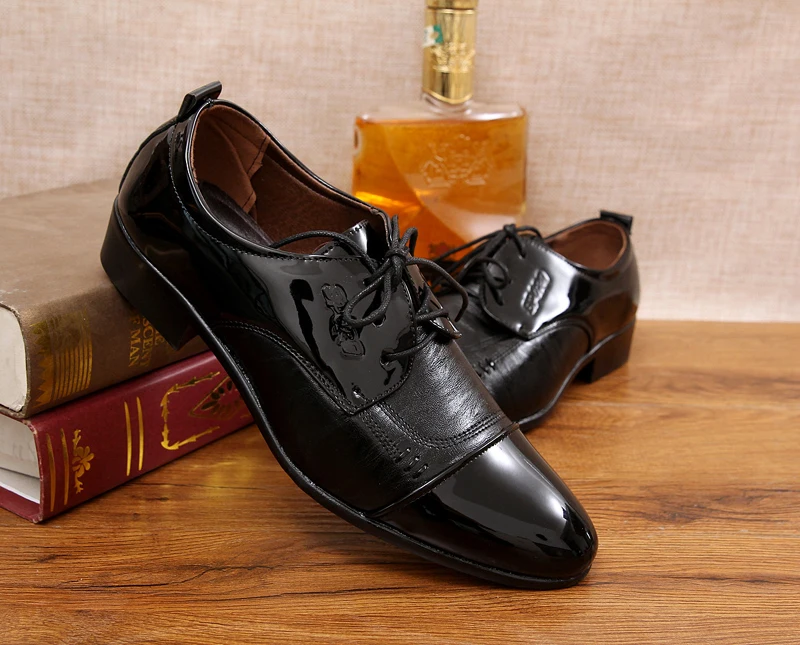 Новинка; модная мужская повседневная обувь; деловая Мужская базовая обувь на плоской подошве; кожаная Нежная Свадебная модельная обувь; официальная обувь в британском стиле