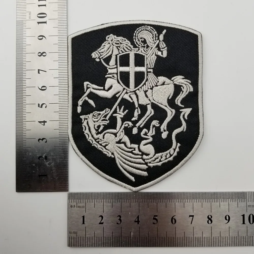 Черный рыцарь мини логотип черная саржевая ткань на заказ DIY жилет вышитый железом спереди Байкер заказной Патч