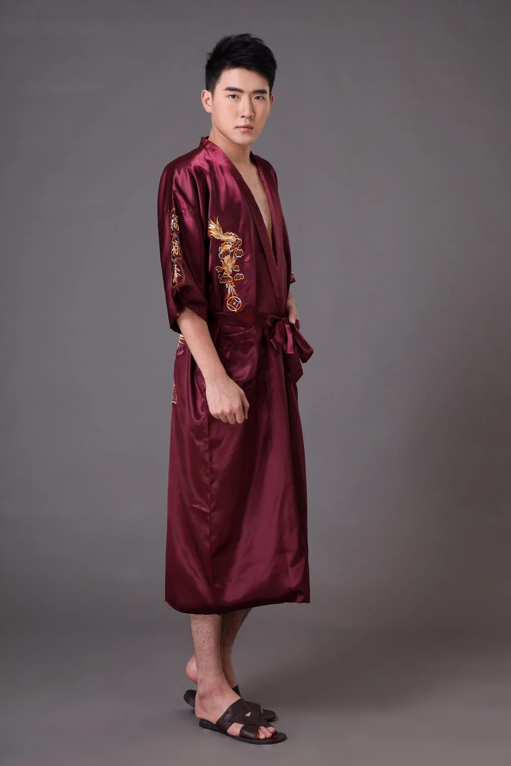 Высокое качество бордовый Для мужчин кимоно Ванна платье Китайский Стиль атлас одеяние вышивки Дракон пижамы Pijamas плюс Размеры XXXL MP023