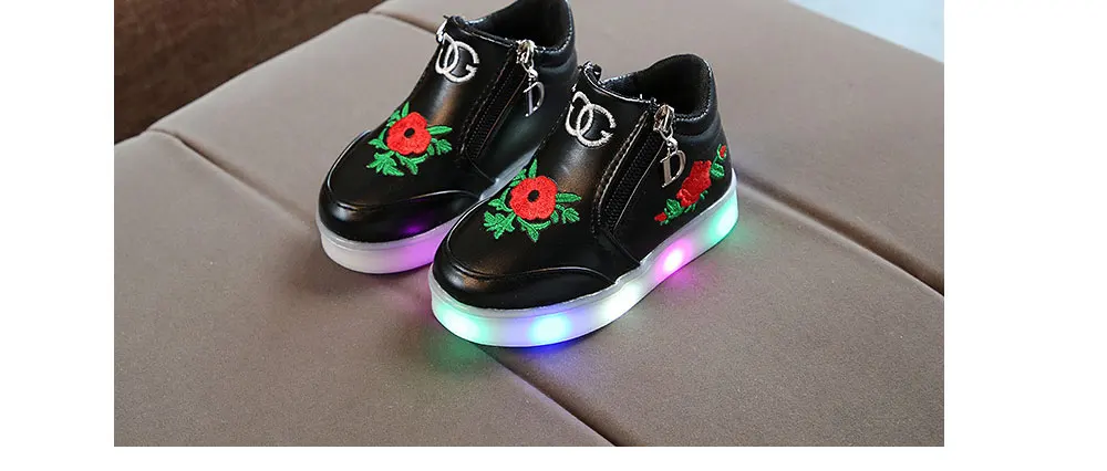 Girls-glowing-sneakers-1_11