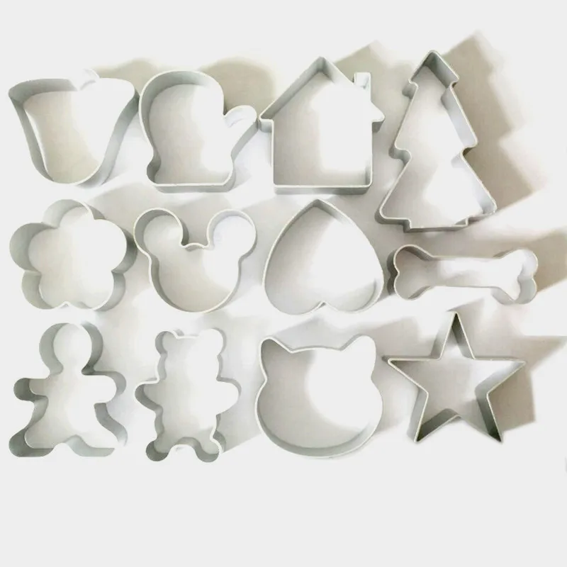 

12Pcs/Lot Christmas Cookie Cutter Tools Aluminium Alloy Gingerbread Men Shaped Holiday Biscuit Mold Kitchen cake Decorating Tool
