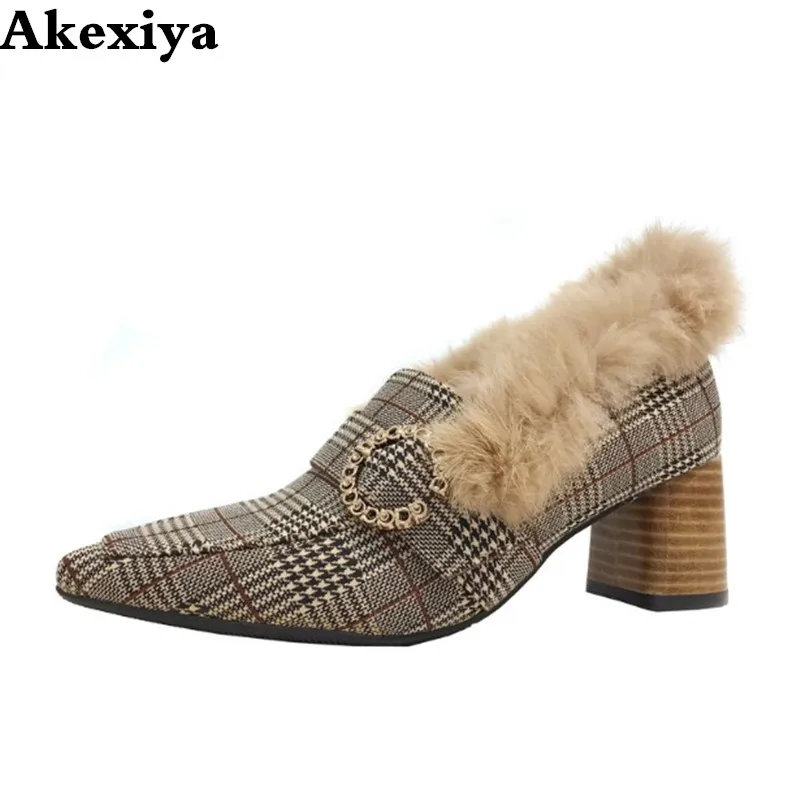 

2018 Women's shoes in autumn and winter wear high-heeled thick with wild and velvet single shoes pointed houndstooth fur shoes