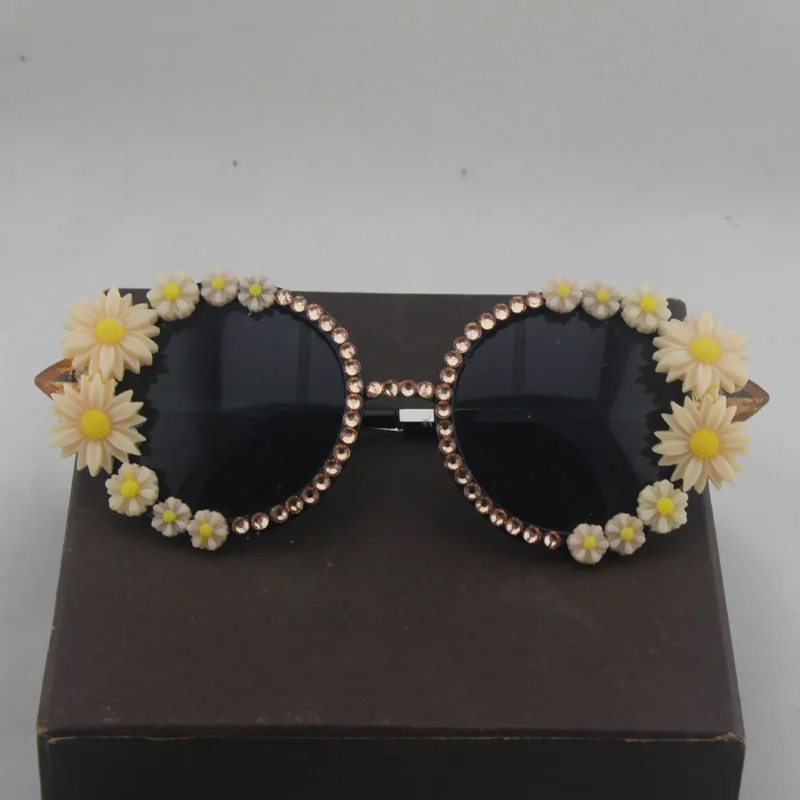 Новые дизайнерские женские солнцезащитные очки в стиле барокко со стразами и кристаллами, Ретро Декор, цветочные солнцезащитные очки с цветочным рисунком, летние пляжные очки