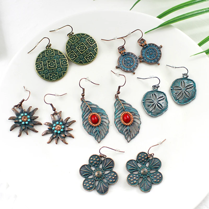 

Vintage Floral Carving Leaves Sun Flower Totem Hollow Fan Shaped Round Bohemian Style Geometric Earrings Feminine Glamour Jewelr