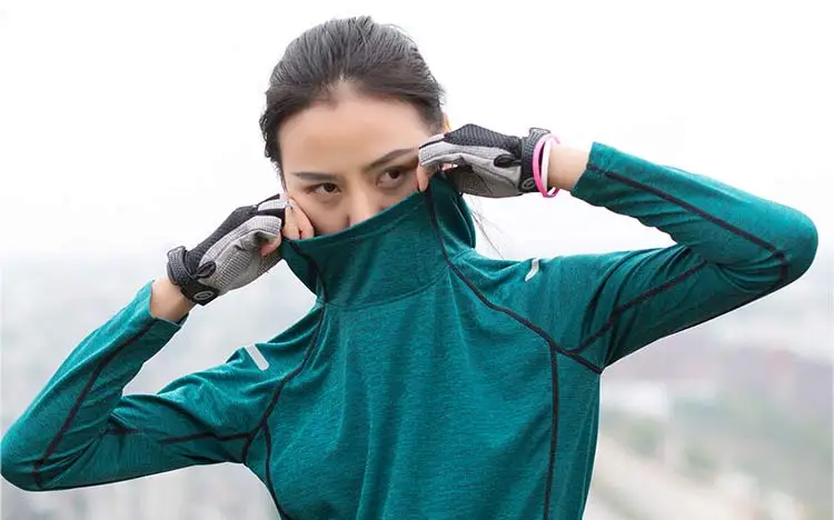 Women-Running-Shirt-Hooded_17