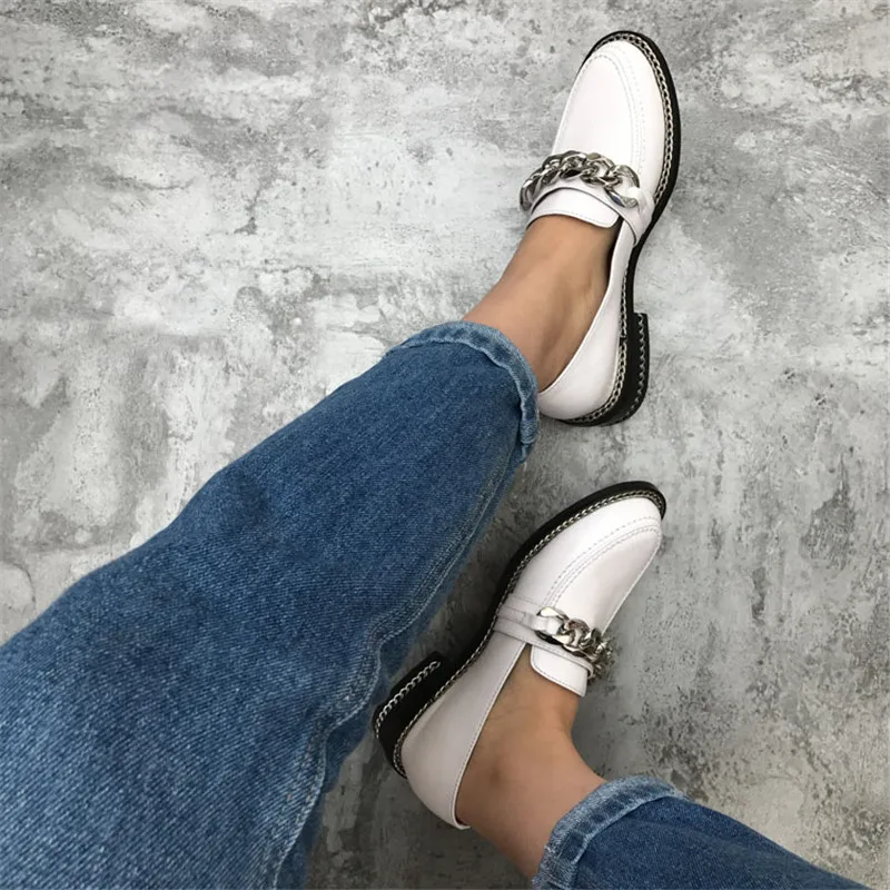 Woman Loafers Thick Metal Chain Genuine Leather luxury shoes women designers Lady Flat Shoes Design Round Toe Heels Oxford