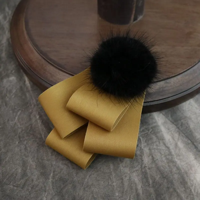 BOWTIE-BRONCH (9)