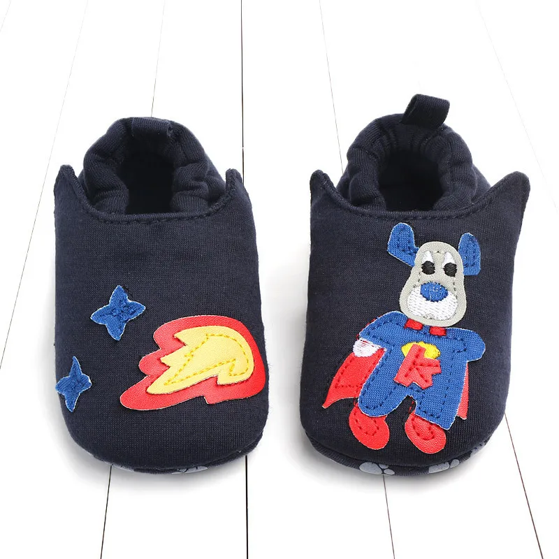 Детская мультяшная обувь милые ботинки на плоской подошве для новорожденных мальчиков и девочек нескользящая обувь с мягкой подошвой детская обувь для нахождения в кроватке