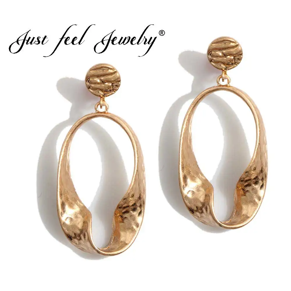 

JUST FEEL Irregular Geometric Clip Earrings For Women 2018 Trendy Golden Twist Punk Vintage Statement Big Earring Party Jewelry