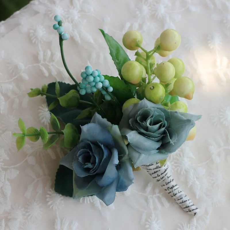 

10pcs/lot Berry bride wrist flower Bridesmaid Corsages with flower