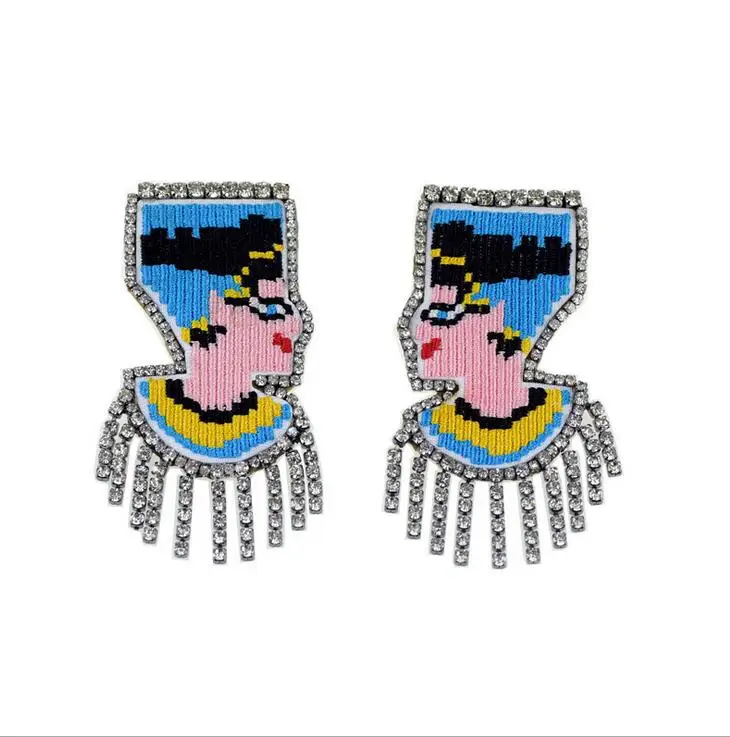 

European and American earrings 2019 tassel bohemian style retro exaggerated embroidery rhinestone head earrings