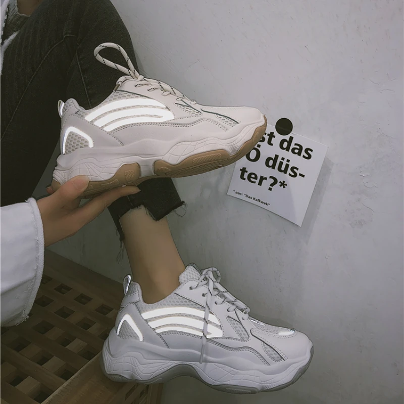 

Reflective women's running shoes spring 2019 new ins Retro Dad students Female Outdoor Sport Wave Sports Thick Sole M1-84