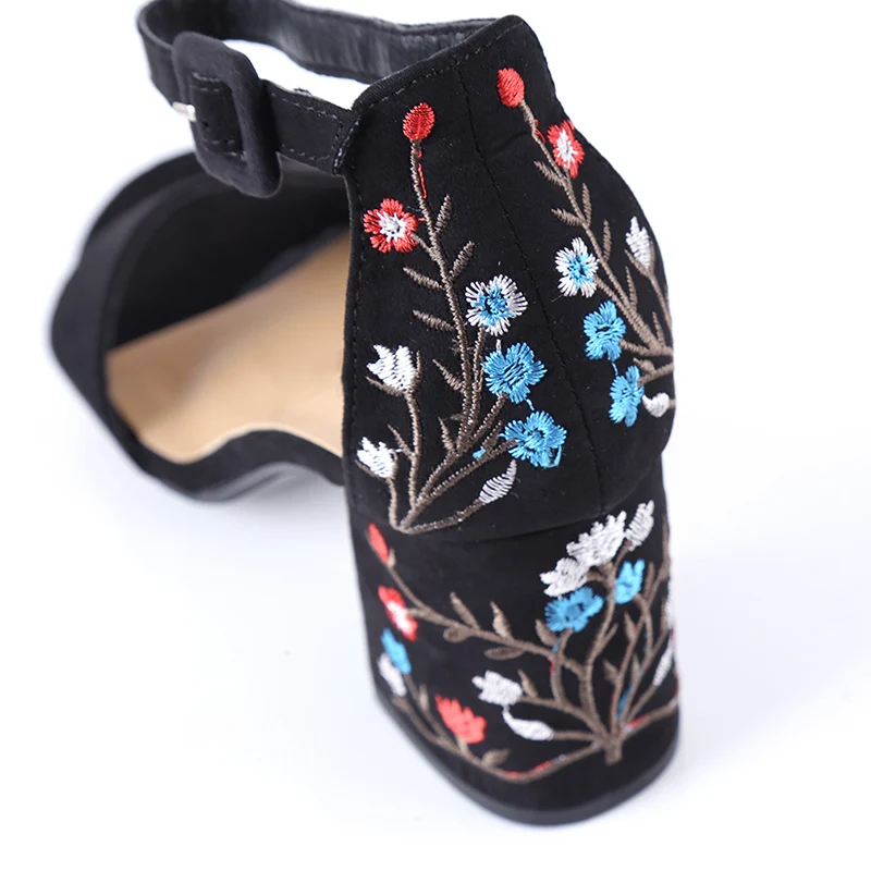 HENGSONG/женские летние босоножки на высоком каблуке с вышивкой; женские босоножки; этнические цветочные сандалии; Muje; обувь для вечеринок; zapatos mujer; TR913149