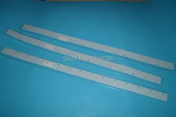 

764-4601-501 Komori L440 machine wash up blade 1105x50x1mm,15 holes,Komori plastic washup blade,good quality