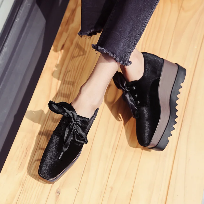 

Soft Velvet Shoes Woman Derby Bullock Brand Silk Lace-Up Brogues Shoes Height Increased Wedges Platform Shoes Ladies Creepers