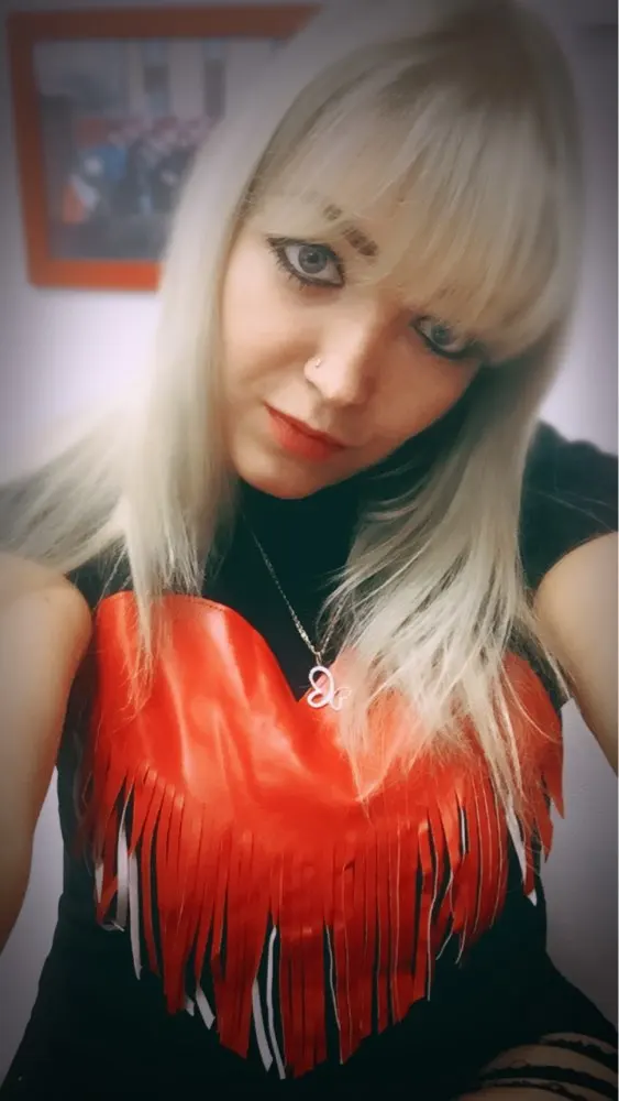 UTB8fTxNhU_4iuJk43Fqq6z.FpXaq