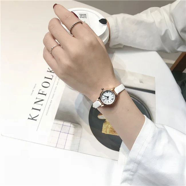 Роскошные женские модные изысканные римские Ретро часы элегантные дамские дизайнерские маленькие наручные часы винтажные кожаные женские нарядные часы - Цвет: Белый