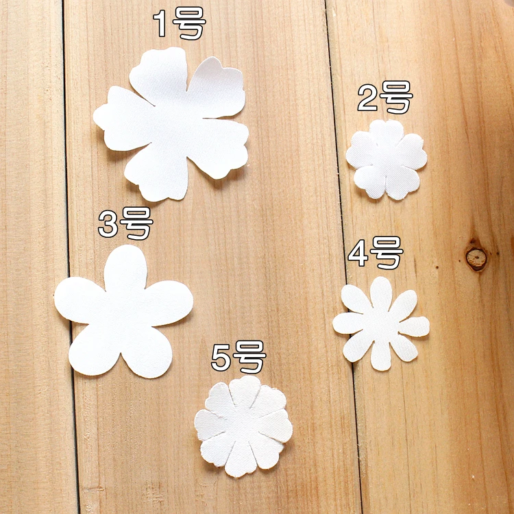 

200PCS Import Satin Cloth Flower Flower Bride DIY Laser Wedding Veil Accessories Decorative Petals Manual Material